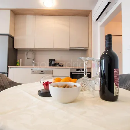Spacious Rosa Makarska
